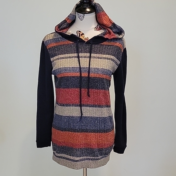 7th Ray Tops - 7th RAY striped hoodie. Gray red and blue sweater sweatshirt. size small